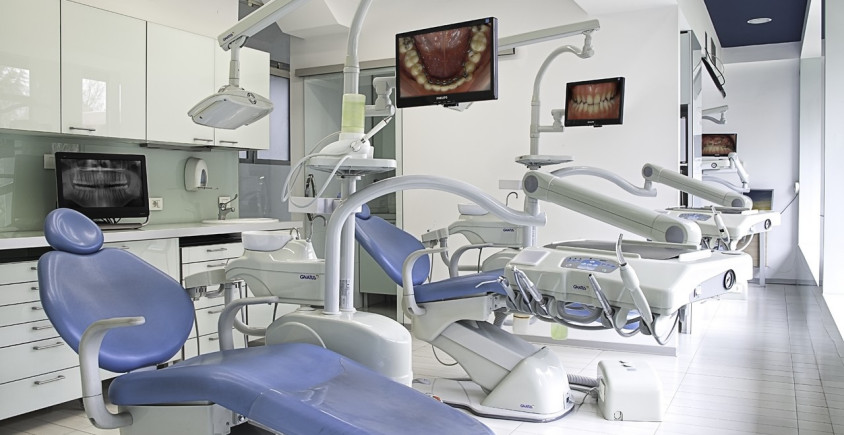 dental-clinic-844x435